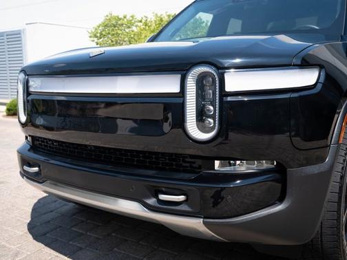2023 Rivian R1T Adventure