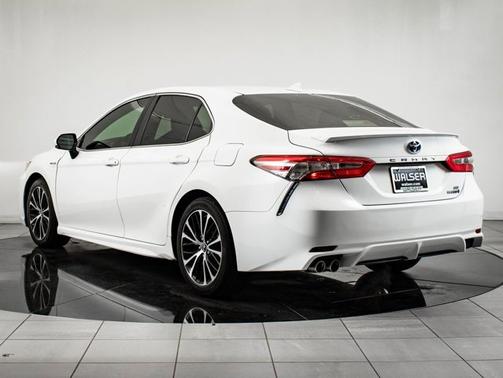 2018 Toyota Camry Hybrid SE