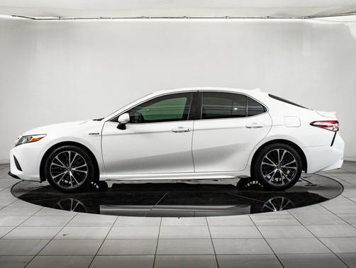 2018 Toyota Camry Hybrid SE