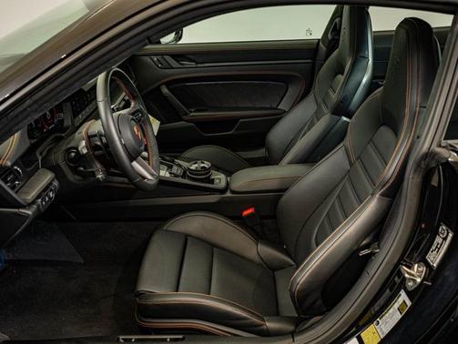 2025 Porsche 911 Carrera 4 GTS