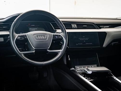 2022 Audi e-tron Premium