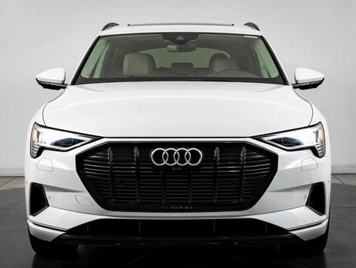 2021 Audi e-tron Premium