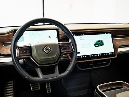 2024 Rivian R1S Adventure