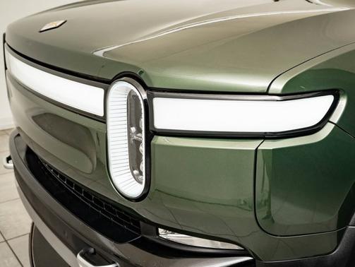 2024 Rivian R1S Adventure