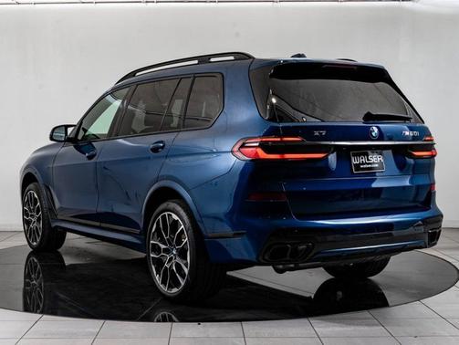 2024 BMW X7 M60i