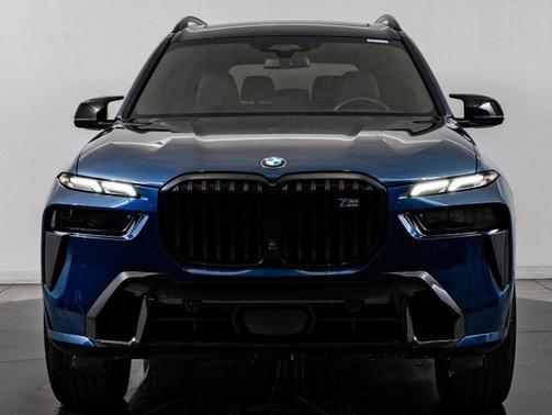 2024 BMW X7 M60i