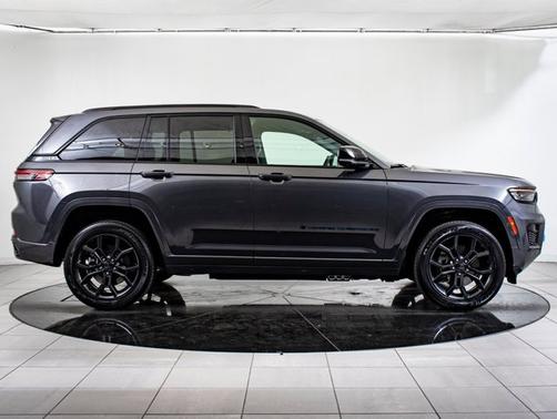 2024 Jeep Grand Cherokee Anniversary Edition