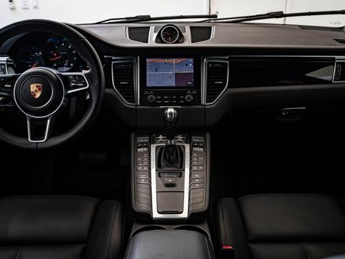 2018 Porsche Macan Base