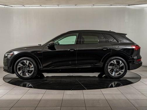 2022 Audi e-tron Premium