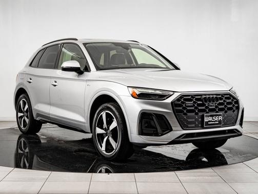 2023 Audi Q5 S line Premium Plus