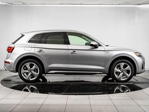 2022 Audi Q5 S line Premium Plus