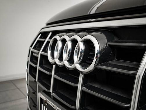 Black Metallic 2023 Audi Q5 Premium