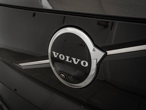 2025 Volvo EX90 Plus