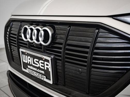 2021 Audi e-tron Premium