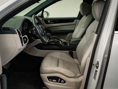 2019 Porsche Cayenne S