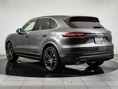 2022 Porsche Cayenne E-Hybrid