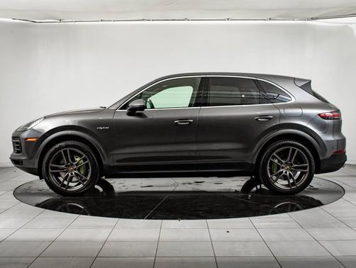 2022 Porsche Cayenne E-Hybrid