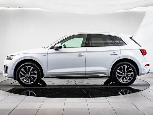 2022 Audi Q5 S line Premium