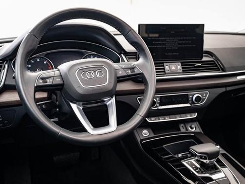 2022 Audi Q5 S line Premium