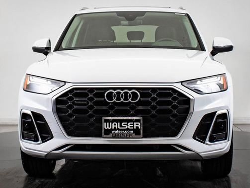 2022 Audi Q5 S line Premium