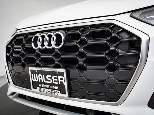 2022 Audi Q5 S line Premium