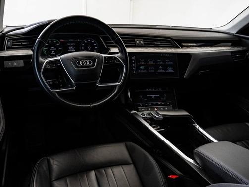 Siam Beige Metallic 2021 Audi e-tron Premium