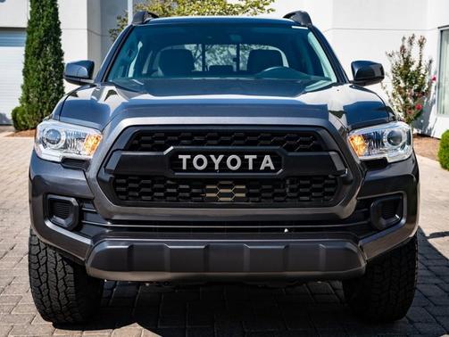 2022 Toyota Tacoma SR