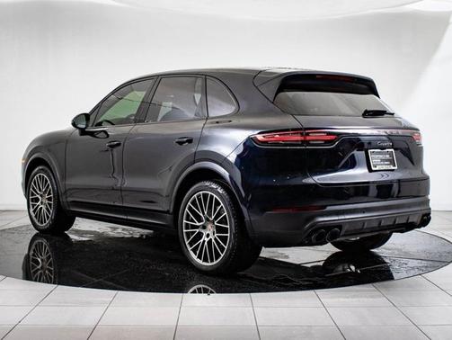 Blue 2023 Porsche Cayenne Platinum Edition