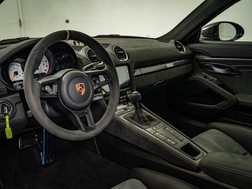 2024 Porsche 718 Cayman GT4 RS