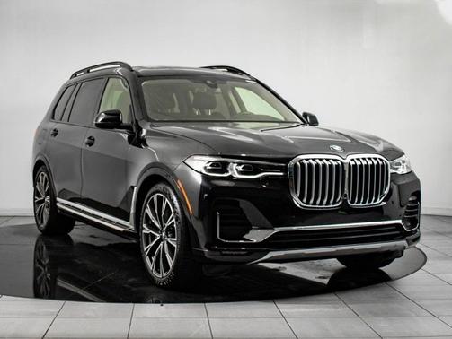 Black Sapphire Metallic 2022 BMW X7 xDrive40i