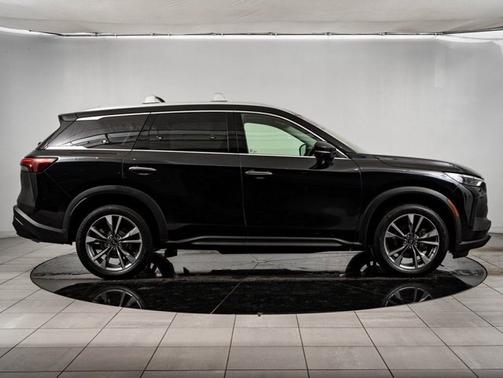 2024 INFINITI QX60 LUXE