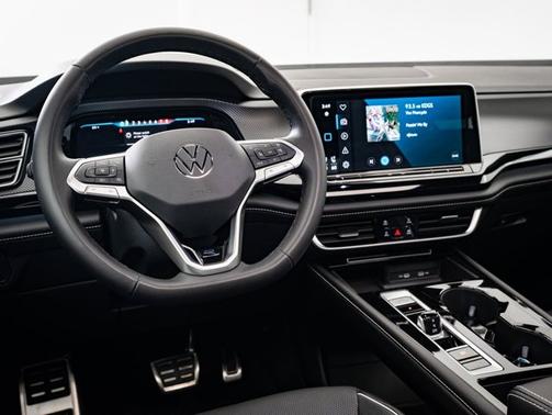 2024 Volkswagen Atlas Cross Sport 2.0T SEL Premium R-Line