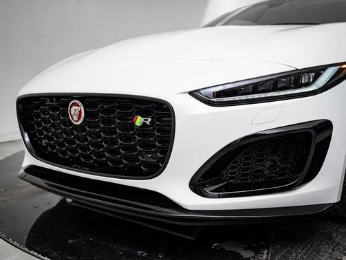 2022 Jaguar F-TYPE R