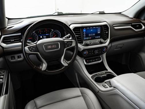 White Frost Tricoat 2020 GMC Acadia SLT