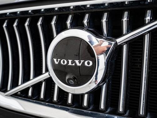 2021 Volvo XC90 Momentum