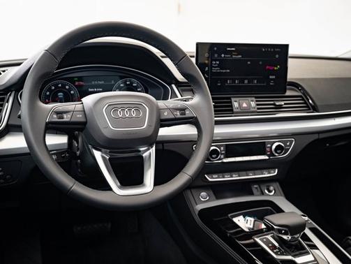 2024 Audi Q5 S line Premium Plus