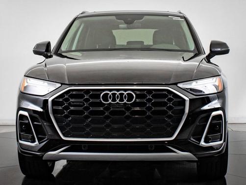 2024 Audi Q5 S line Premium Plus
