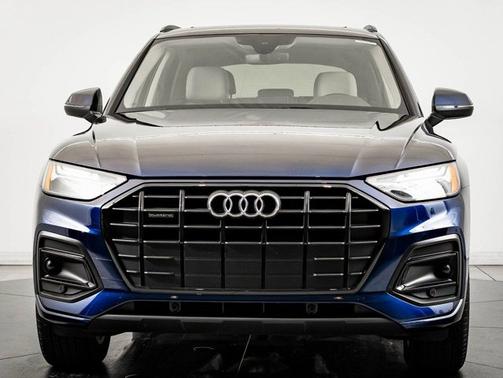 Navarra Blue Metallic 2025 Audi Q5 Premium