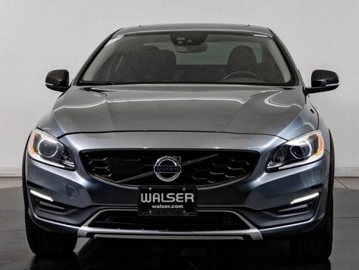 Osmium Gray Metallic 2018 Volvo S60 Cross Country T5