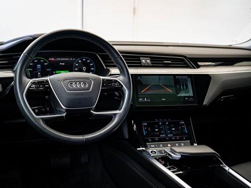 2022 Audi e-tron Premium