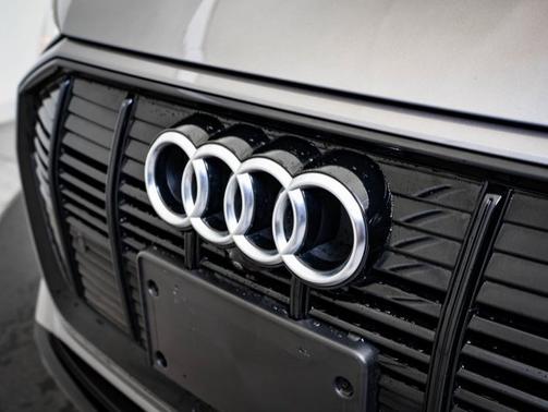 2022 Audi e-tron Premium