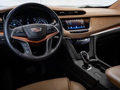 2018 Cadillac XT5 Platinum