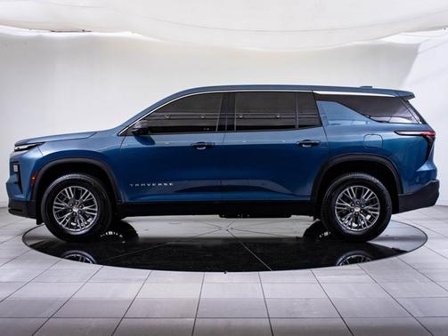 2024 Chevrolet Traverse FWD LS