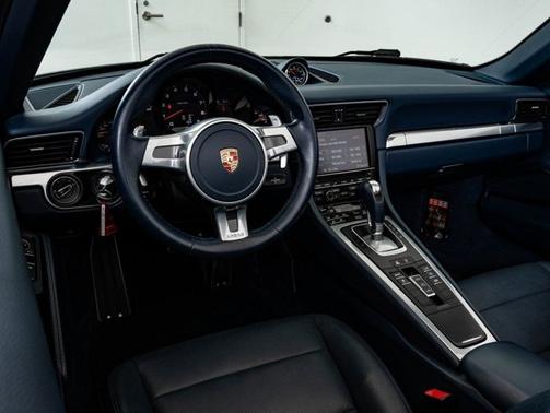2015 Porsche 911 Carrera