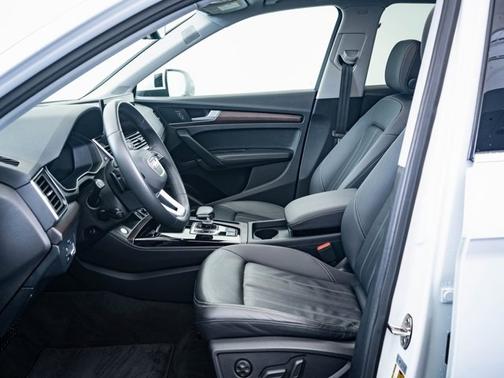 2023 Audi Q5 Premium Plus