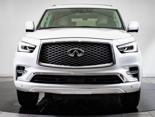 2021 INFINITI QX80 LUXE