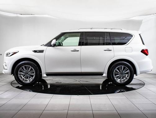 2021 INFINITI QX80 LUXE