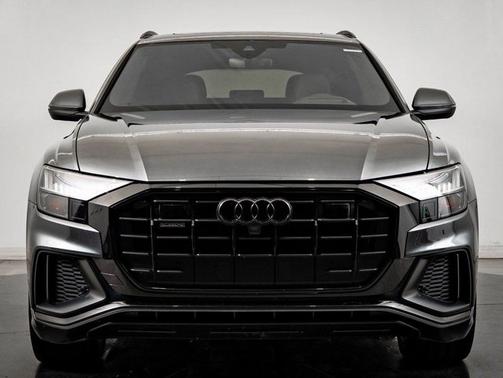 Daytona Gray Pearl Effect 2021 Audi Q8 Prestige