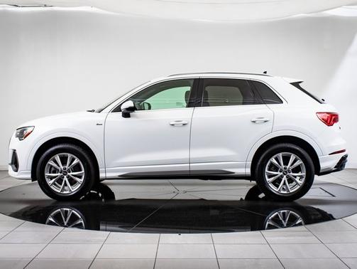 2022 Audi Q3 S line Premium