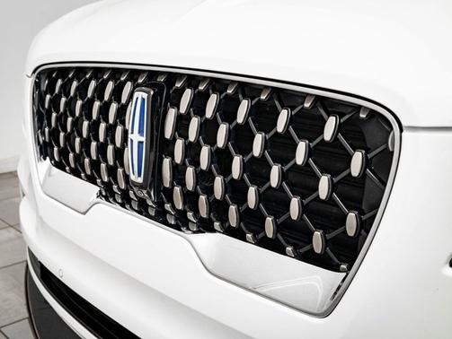 White Metallic 2022 Lincoln Aviator Grand Touring